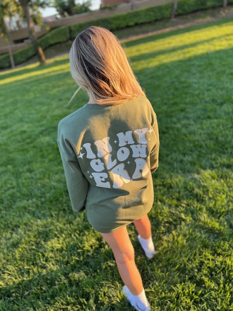 "In My Glow Era" Crew Neck – Olive Green