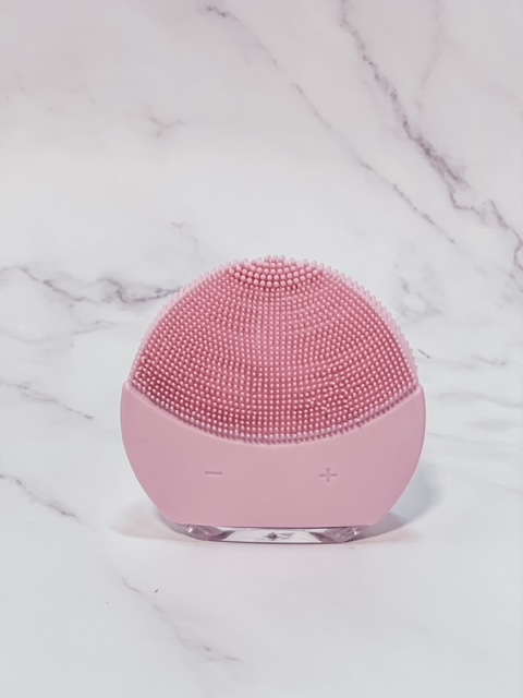 The Glow Cleansing Device